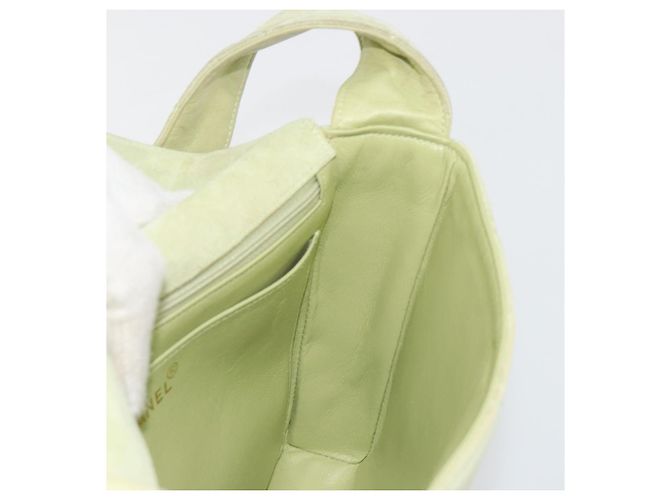 Borsa a tracolla CHANEL Matelassé in camoscio verde con CC tono oro Auth BA14888A - vista 19