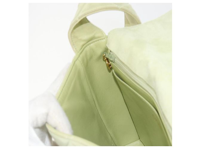 Borsa a tracolla CHANEL Matelassé in camoscio verde con CC tono oro Auth BA14888A - vista 20