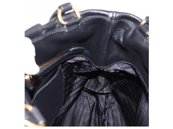 Borsa Tote PRADA in pelle di vitello Nero Oro Auth am12245SAM D'oro - vista 18