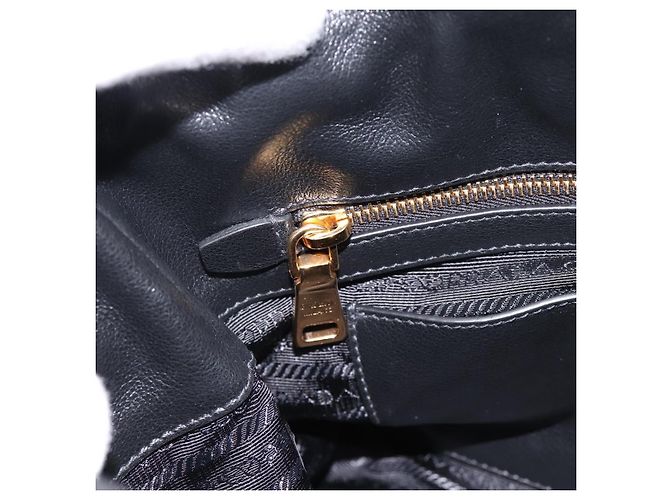 Borsa Tote PRADA in pelle di vitello Nero Oro Auth am12245SAM D'oro - vista 19
