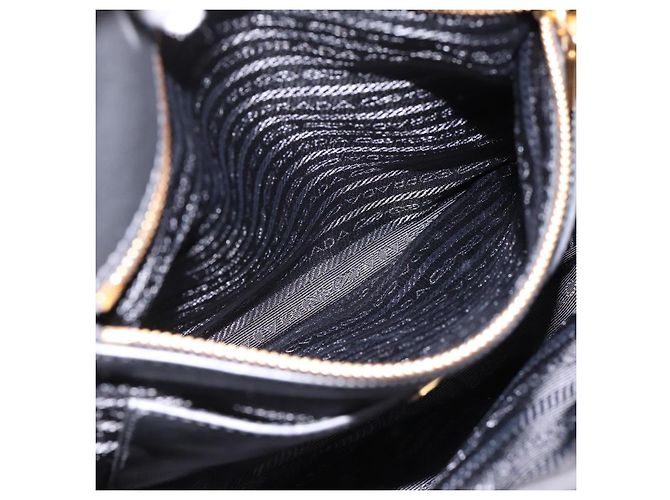 Borsa Tote PRADA in pelle di vitello Nero Oro Auth am12245SAM D'oro - vista 20