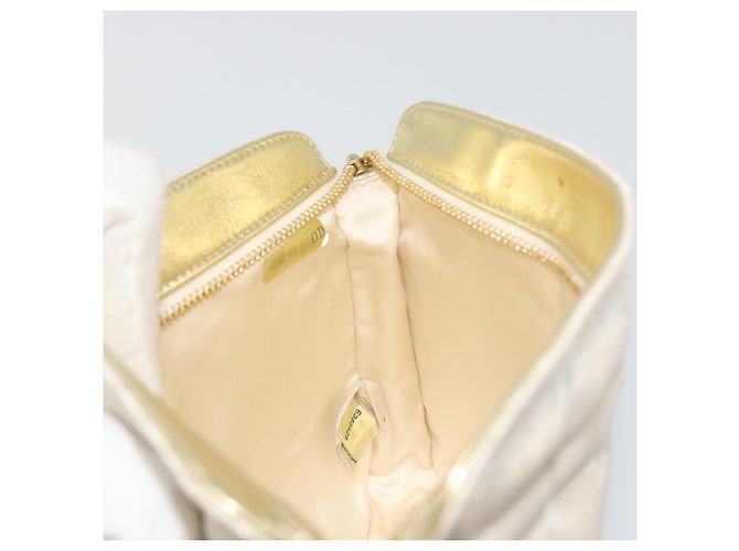 CHANEL Pochette New Travel Line Canvas Gold CC Auth 196660A D'oro - vista 18