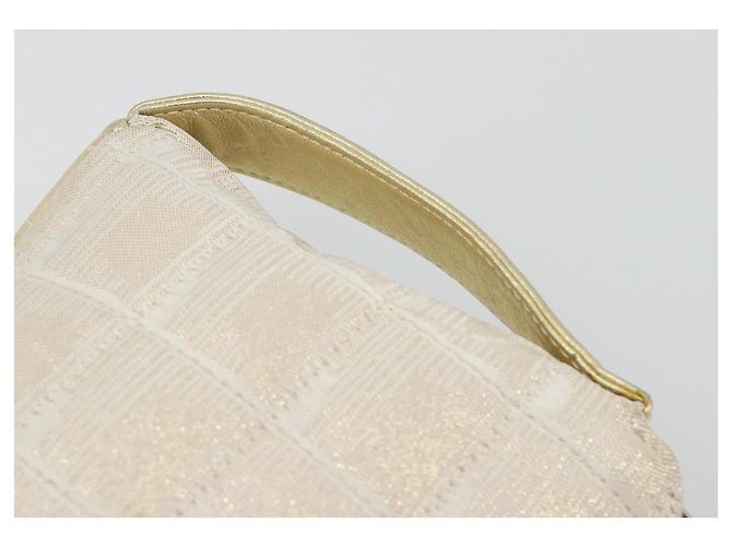 CHANEL Pochette New Travel Line Canvas Gold CC Auth 196660A D'oro - vista 8