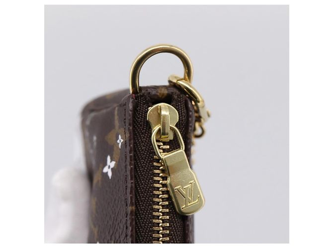 LOUIS VUITTON Vivienne Mini Pochette Accessoires Pouch M68490 LV Auth am12434M Monograma - vista 16