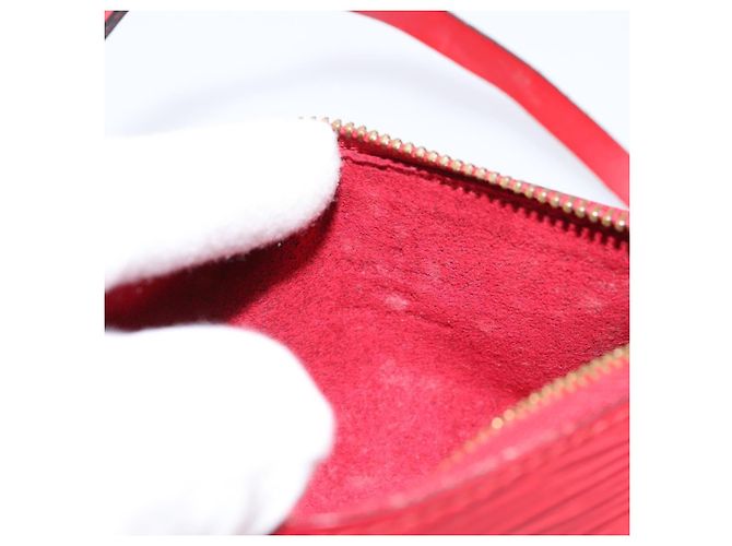 LOUIS VUITTON Epi Soufflot Pouch Accessory Pouch Red LV Auth 194740 Vermelho - vista 16