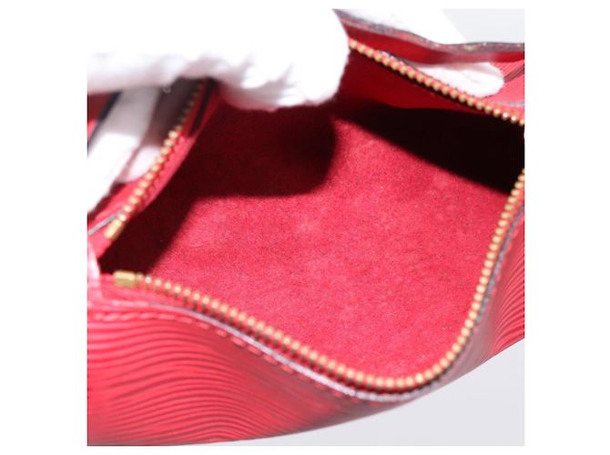 LOUIS VUITTON Epi Soufflot Pouch Accessory Pouch Red LV Auth 194740 Vermelho - vista 17