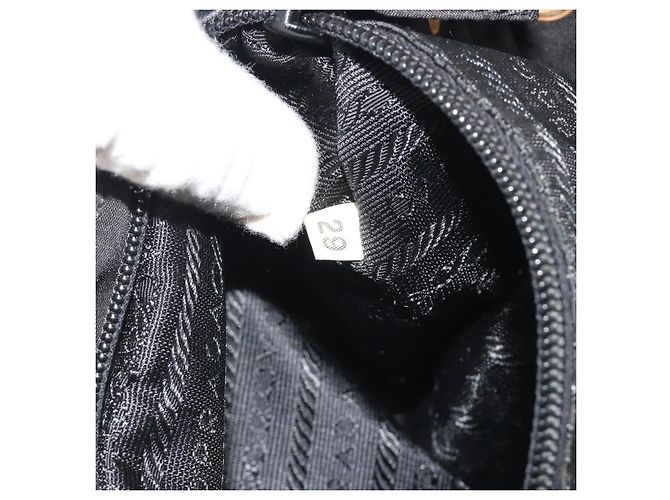 PRADA gesteppter Rucksack Nylon Black Gold Auth 192534 Schwarz Golden - Ansicht 26
