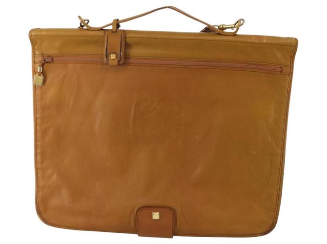 Funda para prendas LOEWE Anagram de cuero beige tono dorado Auth bs36558 - vista 2