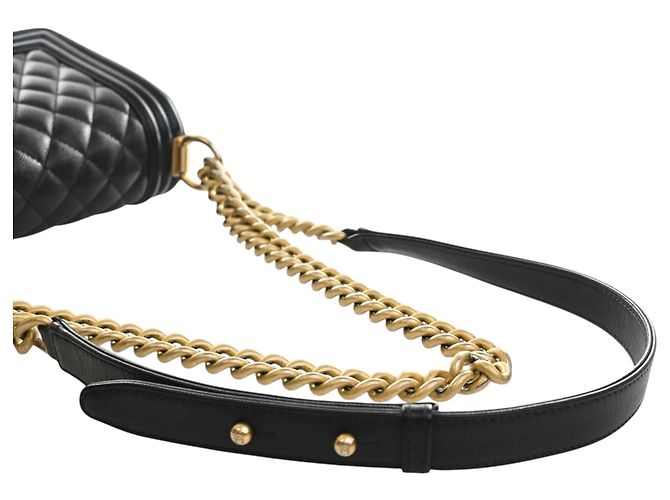 Borsa a tracolla Chanel Boy Flap Small in pelle caviar matelassé nera Nero - vista 14