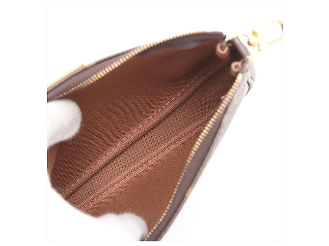 Louis Vuitton Multi Pochette Accessoires Canvas Pouch Crossbody Monogram Marrone - vista 14