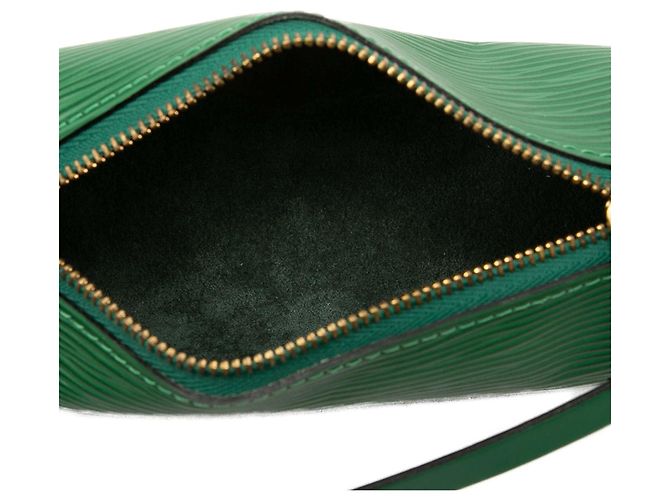 Borsa a mano Louis Vuitton Epi Pochette Papillon Verde - vista 4