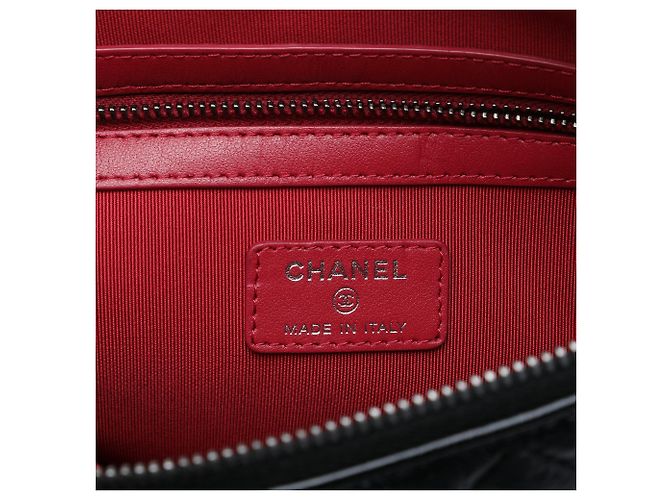 Clutch Chanel Medium Gabrielle O Case in vitello invecchiato nero - vista 5