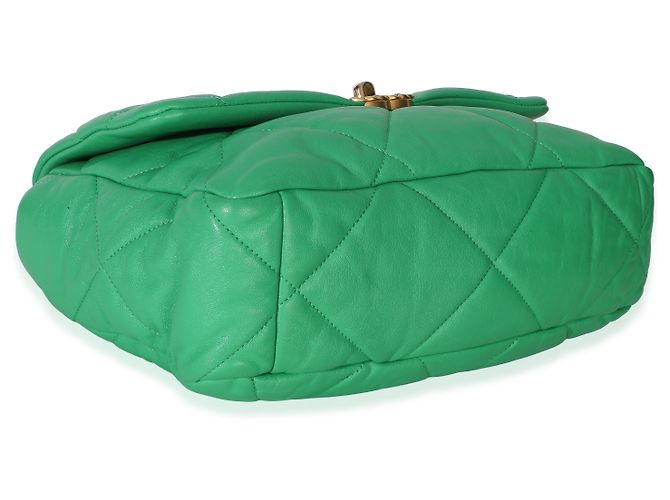 Chanel 19 Large Klappentasche aus grünem gestepptem Lammleder Chanel - Ansicht 7