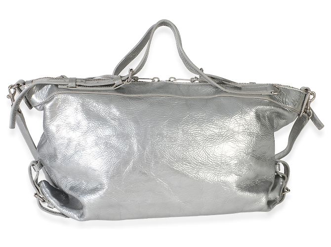 Saint Laurent Medium ID Schultertasche aus silbernem metallischem Crash-Kalbsleder - Ansicht 2