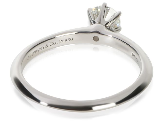 Tiffany & Co. Verlobungsring mit 0.61 ct rundem Brillantschliff-Diamanten - Ansicht 4