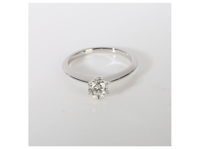 Tiffany & Co. Verlobungsring mit 0.61 ct rundem Brillantschliff-Diamanten - Ansicht 5