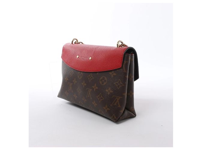 Borsa a tracolla Louis Vuitton Saint Placide Monogram x Taurillon in Brown x Red M43713 Rosso - vista 3