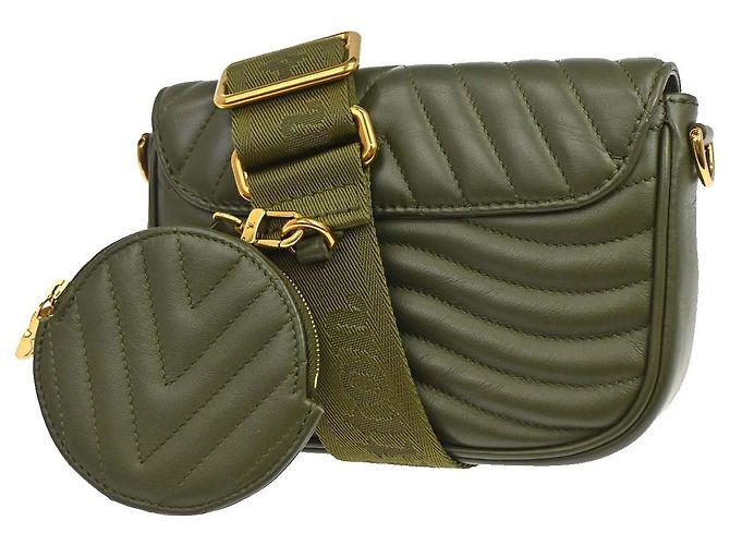 Louis Vuitton New Wave Multi Pochette in pelle matelassé Cachi - vista 2
