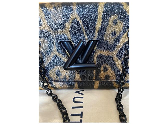 Borsa a mano Louis Vuitton Twist MM Cat Print Marrone Nero Stampa leopardo - vista 7
