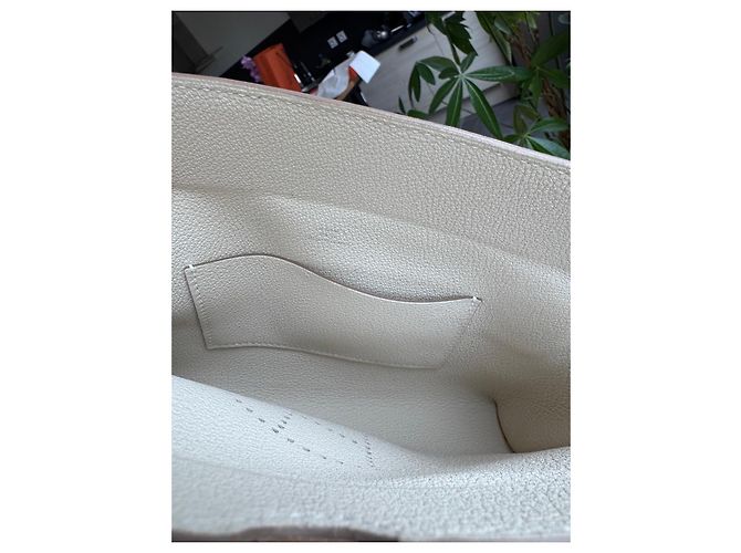 Borsa a tracolla Hermès Videpoches in pelle grana Beige Crema Silver hardware - vista 7