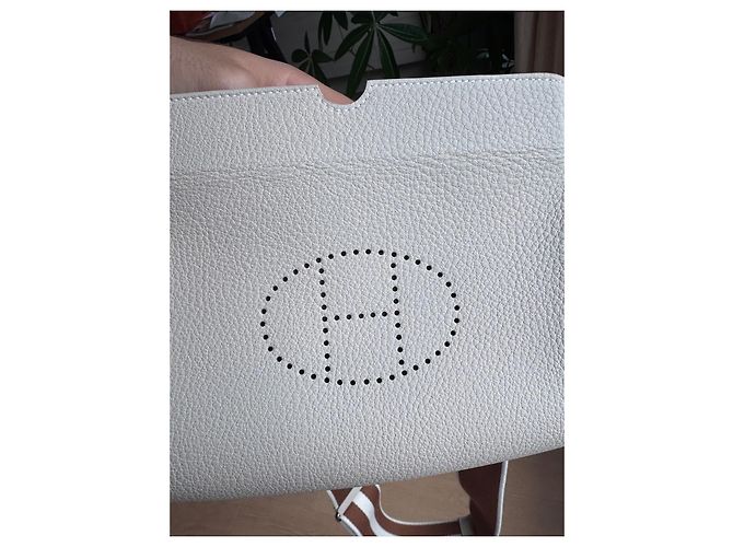 Borsa a tracolla Hermès Videpoches in pelle grana Beige Crema Silver hardware - vista 8