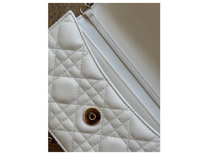 Christian Dior Lady Dior Wallet on Chain Beige - vista 12