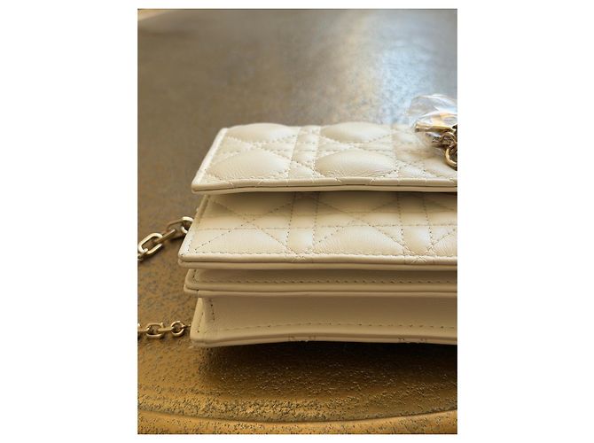Christian Dior Lady Dior Wallet on Chain Beige - vista 13
