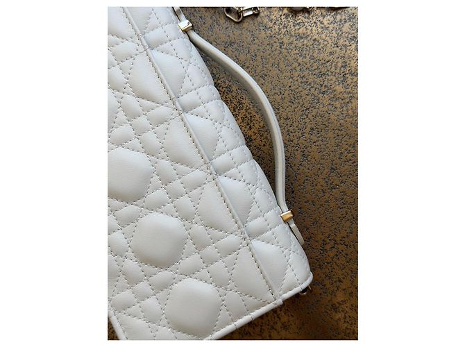 Christian Dior Lady Dior Wallet on Chain Beige - vista 8