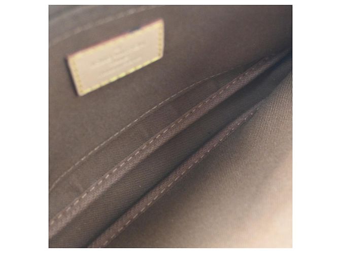 Louis Vuitton Multi Pochette Accessoires Monogram Canvas Small Marron - vue 3