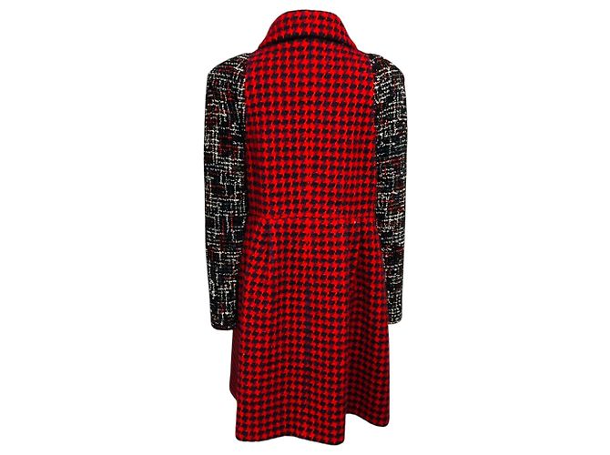 Abrigo de tweed largo medio cruzado Chanel Rojo / Azul / Negro Multi con botones logo CC - vista 3