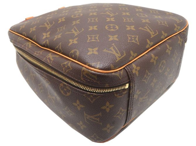 Louis Vuitton Excursion Handbag Brown - view 3