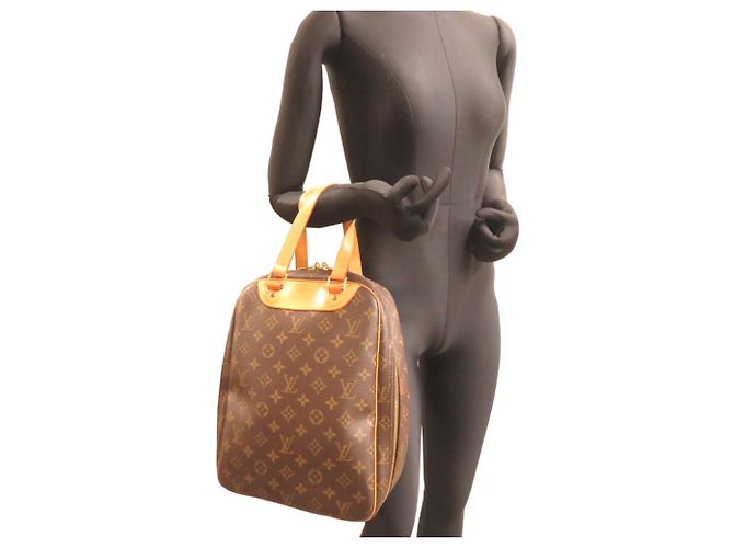 Louis Vuitton Excursion Handbag Brown - view 9