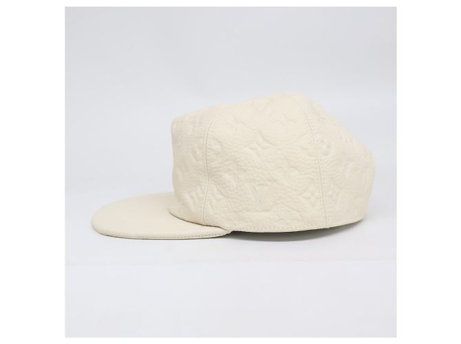 Cappellino Louis Vuitton Off-White Bianco sporco - vista 3