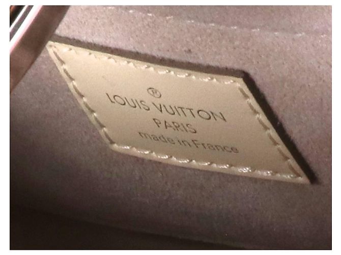 Louis Vuitton Epi Pochette Montaigne Handtasche Aus weiß - Ansicht 6