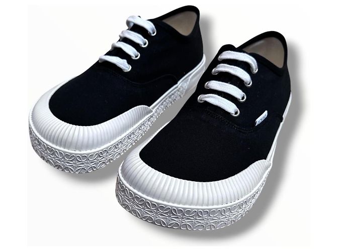 Loewe Sneaker aus schwarzem Canvas mit weißer Gummisohle - Ansicht 10