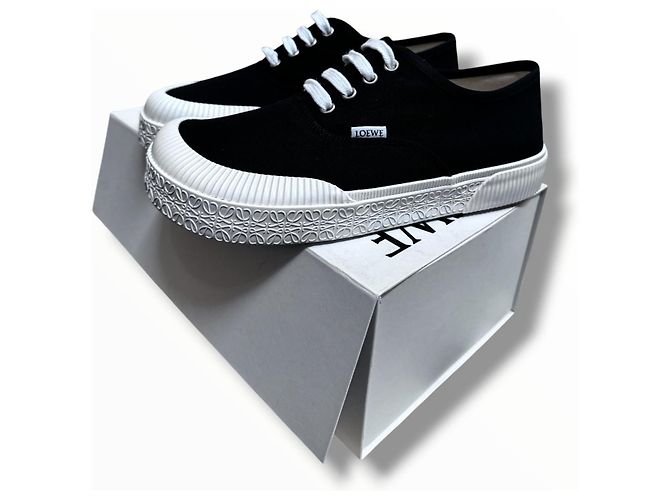 Loewe Sneaker aus schwarzem Canvas mit weißer Gummisohle - Ansicht 17