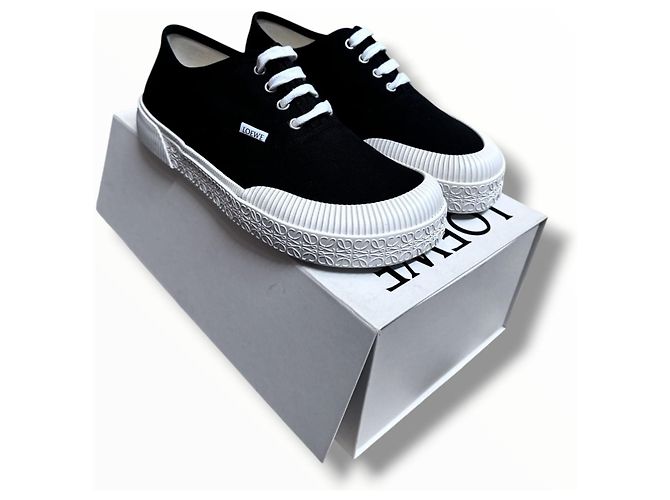 Loewe Sneaker aus schwarzem Canvas mit weißer Gummisohle - Ansicht 6