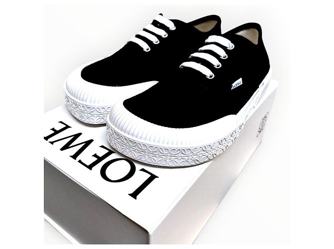 Sneakers Loewe Terra Vulca Lace UP in camoscio nero - vista 12
