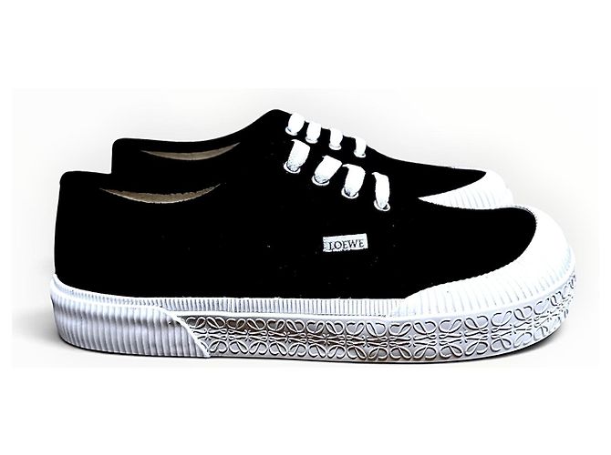Sneakers Loewe Terra Vulca Lace UP in camoscio nero - vista 16
