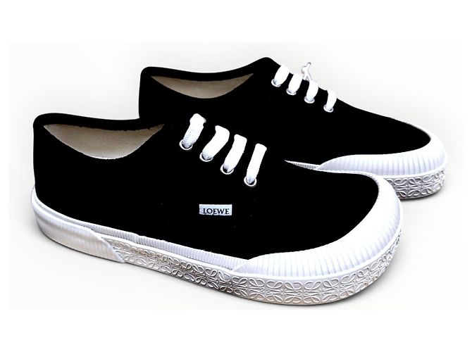 Sneakers Loewe Terra Vulca Lace UP in camoscio nero - vista 12