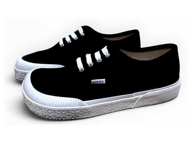Sneakers Loewe Terra Vulca Lace UP in camoscio nero - vista 13