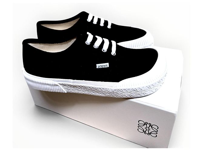 Sneakers Loewe Terra Vulca Lace UP in camoscio nero - vista 9