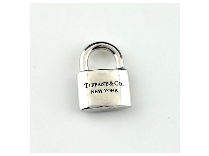 Tiffany & Co. Hardware Lock Anhänger mit Melee-Diamanten - Ansicht 4