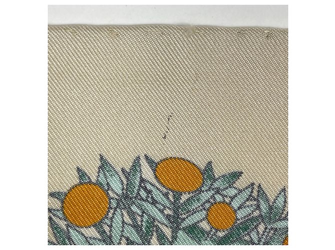 Silk In Hermès Foulard Hermes Carre 90 Paridaiza Multicolore Beige - vista 3
