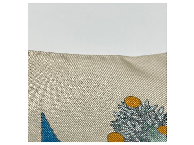 Silk In Hermès Foulard Hermes Carre 90 Paridaiza Multicolore Beige - vista 4