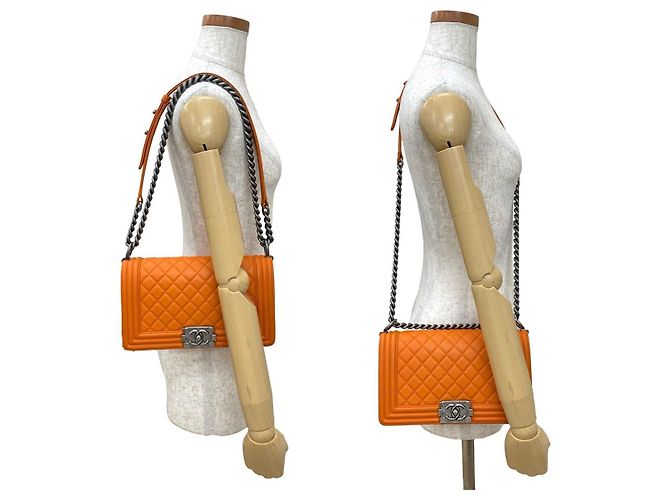 Borsa a tracolla Chanel Boy in pelle Arancione - vista 2