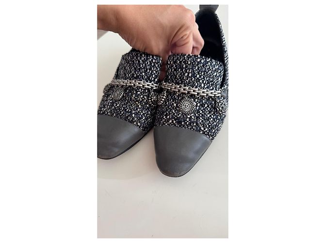 Ballerine in tweed Chanel con dettaglio a catena Nero Bianco - vista 11