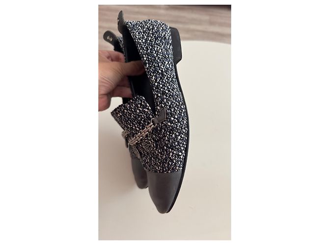 Ballerine in tweed Chanel con dettaglio a catena Nero Bianco - vista 7
