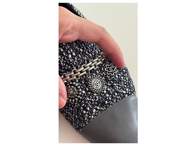 Ballerine in tweed Chanel con dettaglio a catena Nero Bianco - vista 9