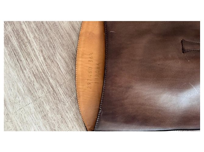 Stivali alti stringati in pelle marrone Gucci - vista 10
